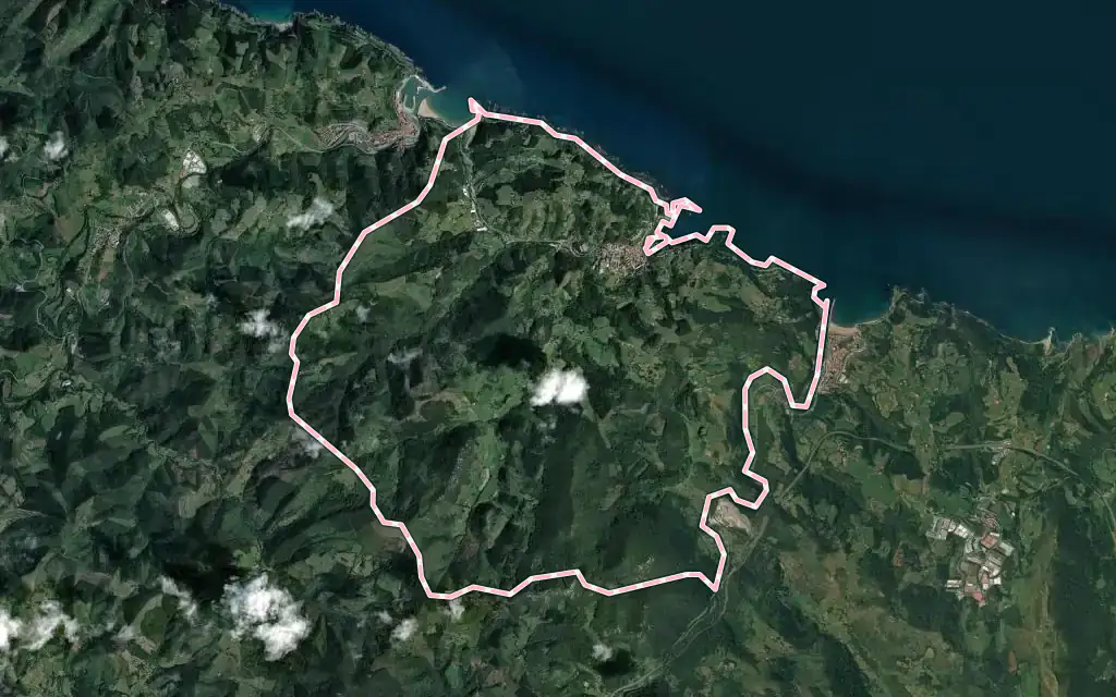 Vista satélite de Mutriku con su contorno administrativo
