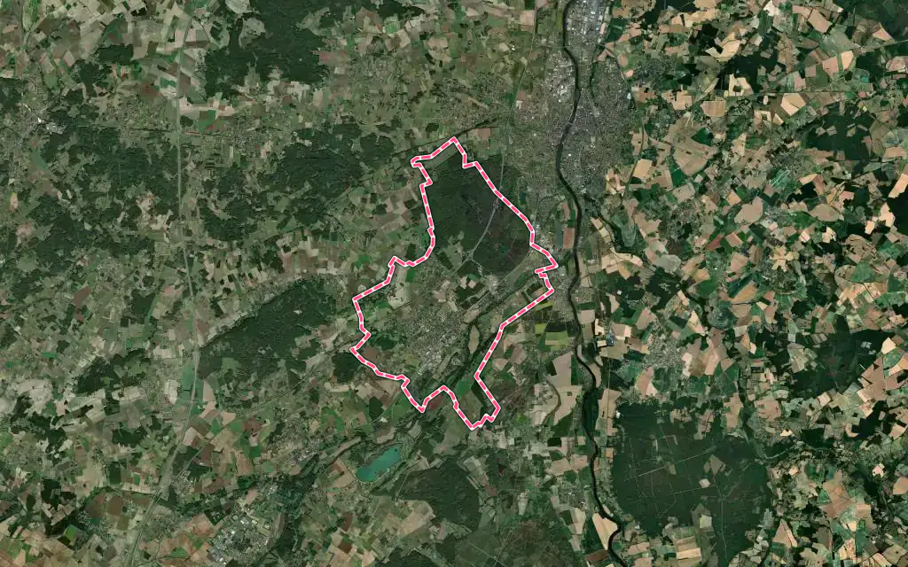 Vue satellite de Naintré avec ses contours administratifs