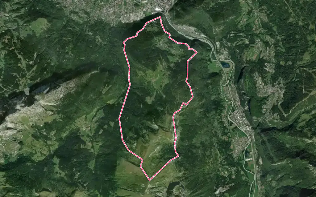 Vue satellite de Nancy-sur-Cluses avec ses contours administratifs