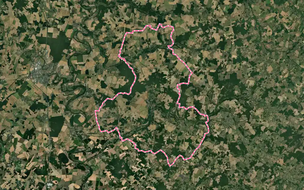 Vue satellite de Nanteuil-en-Vallée avec ses contours administratifs
