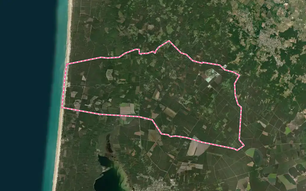 Vue satellite de Naujac-sur-Mer avec ses contours administratifs
