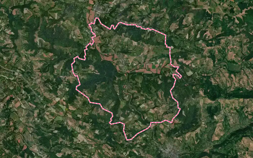Vue satellite de Nauviale avec ses contours administratifs
