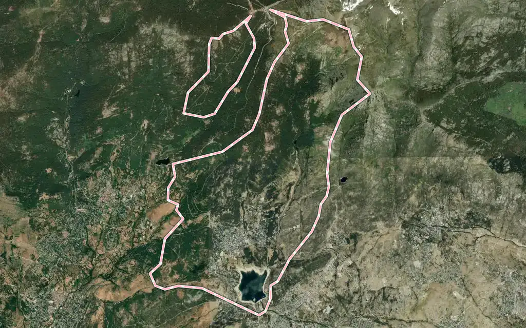 Vista satélite de Navacerrada con su contorno administrativo