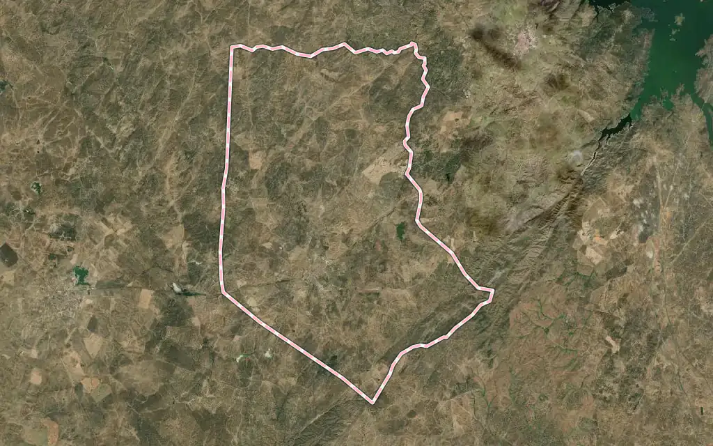 Vista satélite de Navas del Madroño con su contorno administrativo