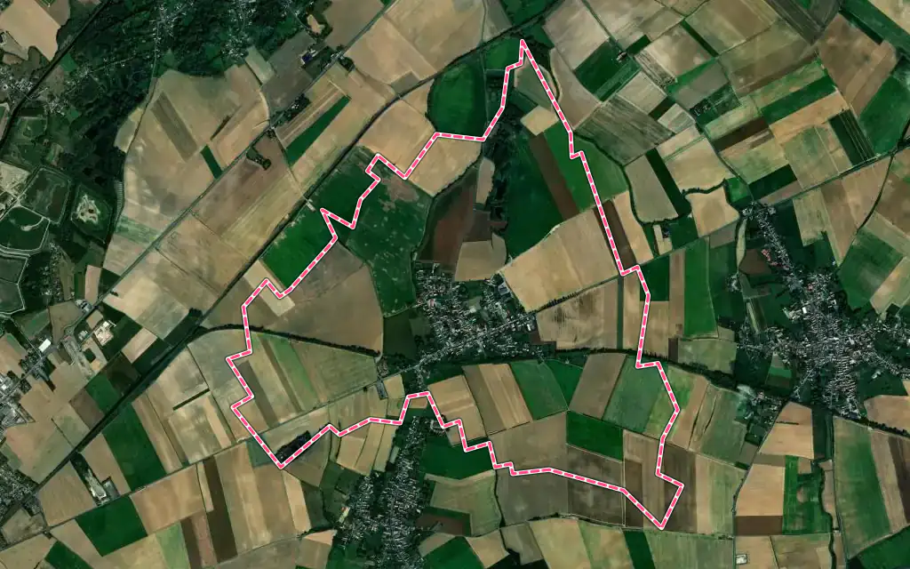 Vue satellite de Naves avec ses contours administratifs