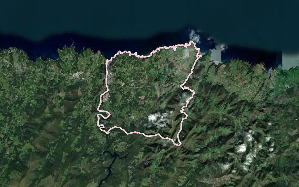 Vista satélite de Navia con su contorno administrativo