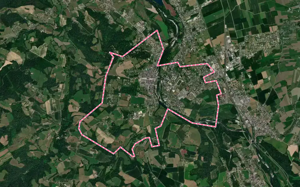 Vue satellite de Nay avec ses contours administratifs