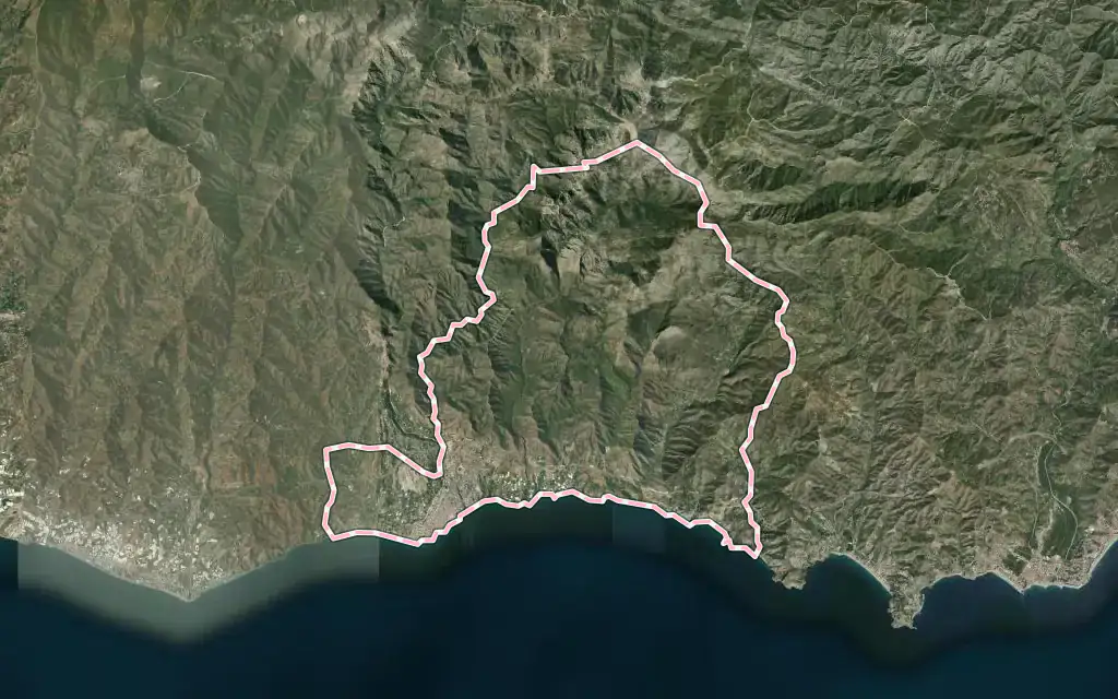 Vista satélite de Nerja con su contorno administrativo