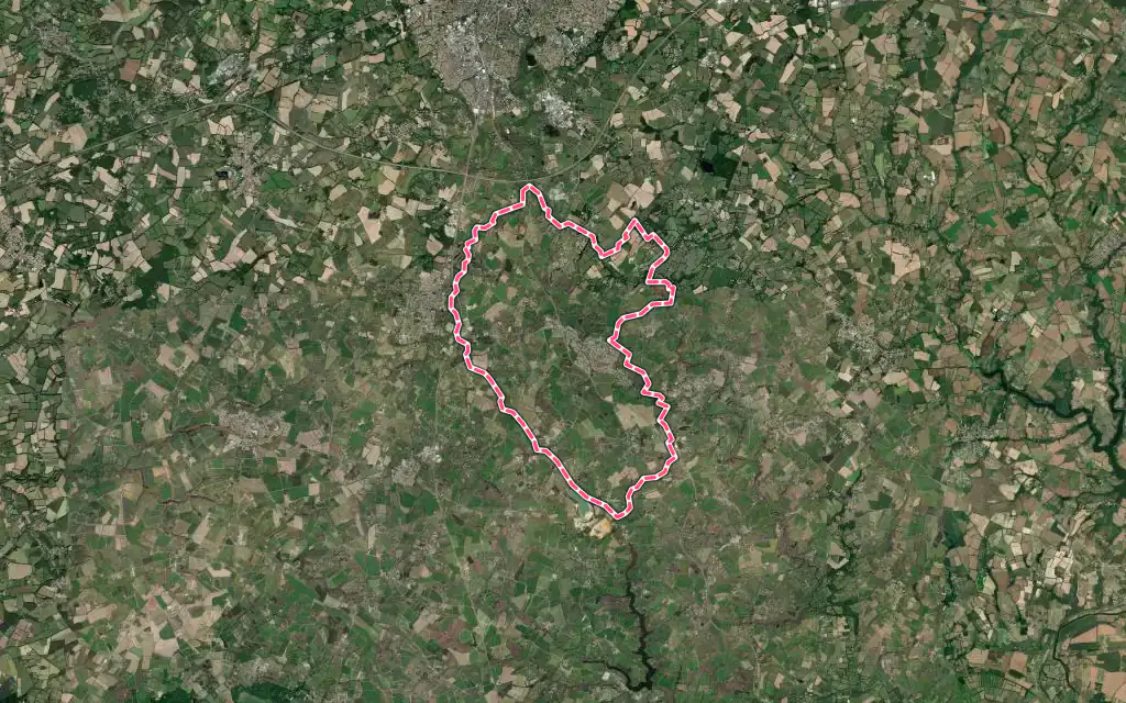Vue satellite de Nesmy avec ses contours administratifs