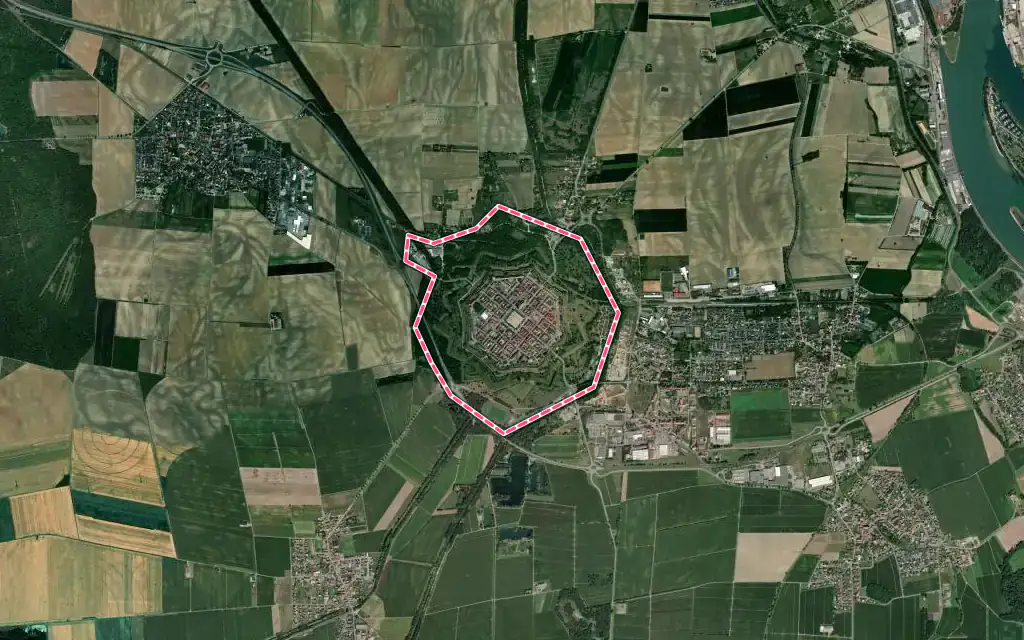Vue satellite de Neuf-Brisach avec ses contours administratifs