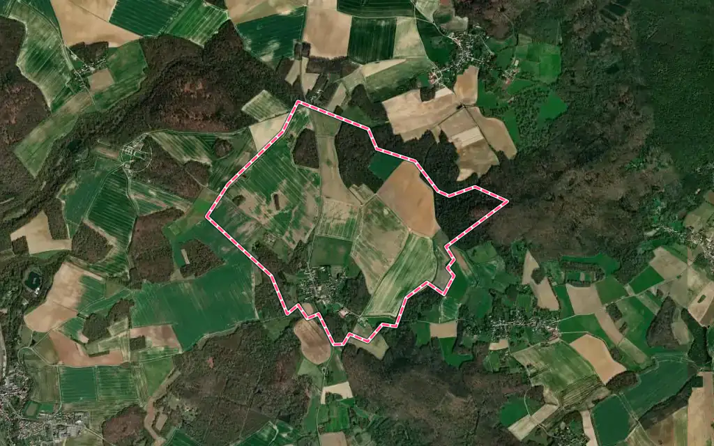 Vue satellite de Neuilly-en-Vexin avec ses contours administratifs
