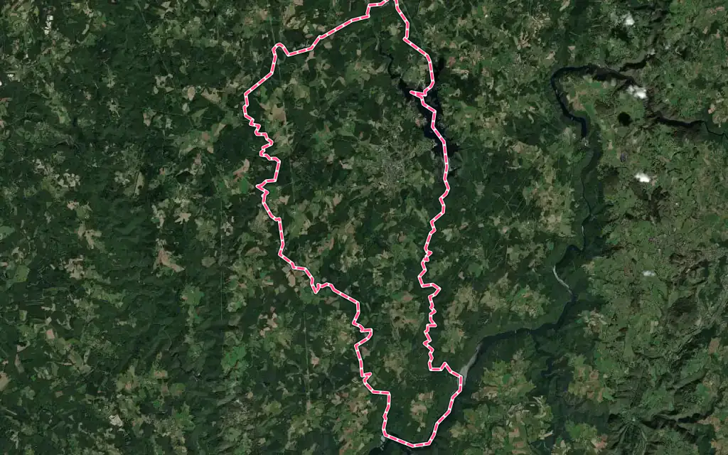 Vue satellite de Neuvic avec ses contours administratifs