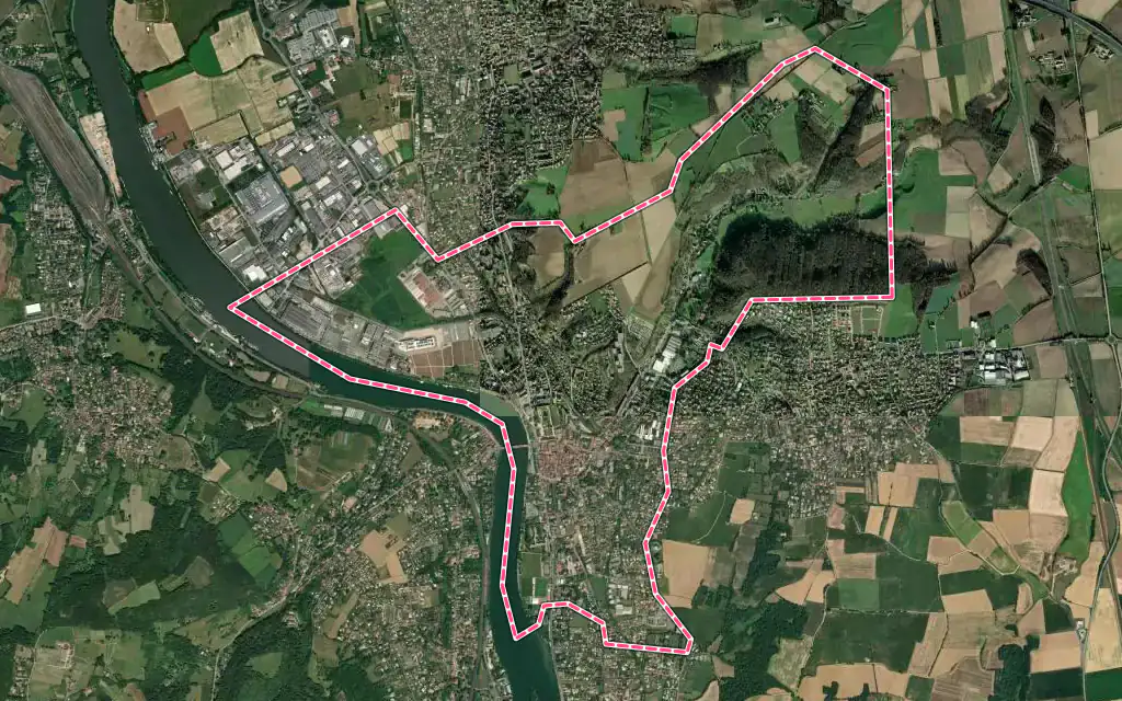 Vue satellite de Neuville-sur-Saône avec ses contours administratifs