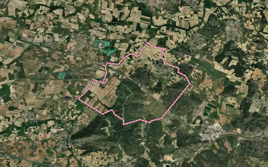 Vue satellite de Névian avec ses contours administratifs