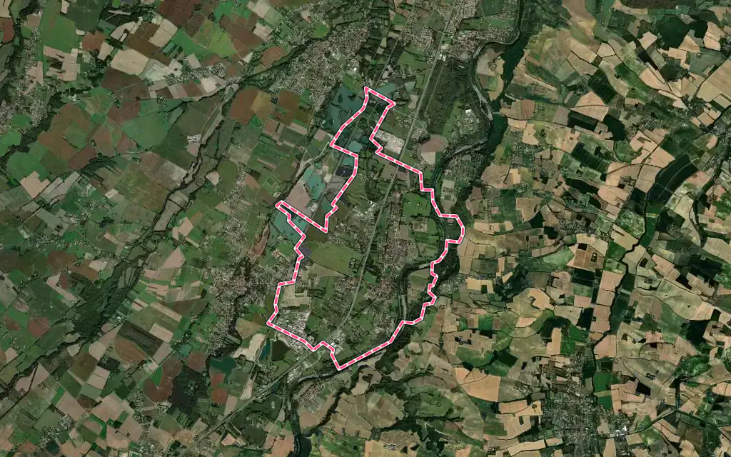 Vue satellite de Noé avec ses contours administratifs