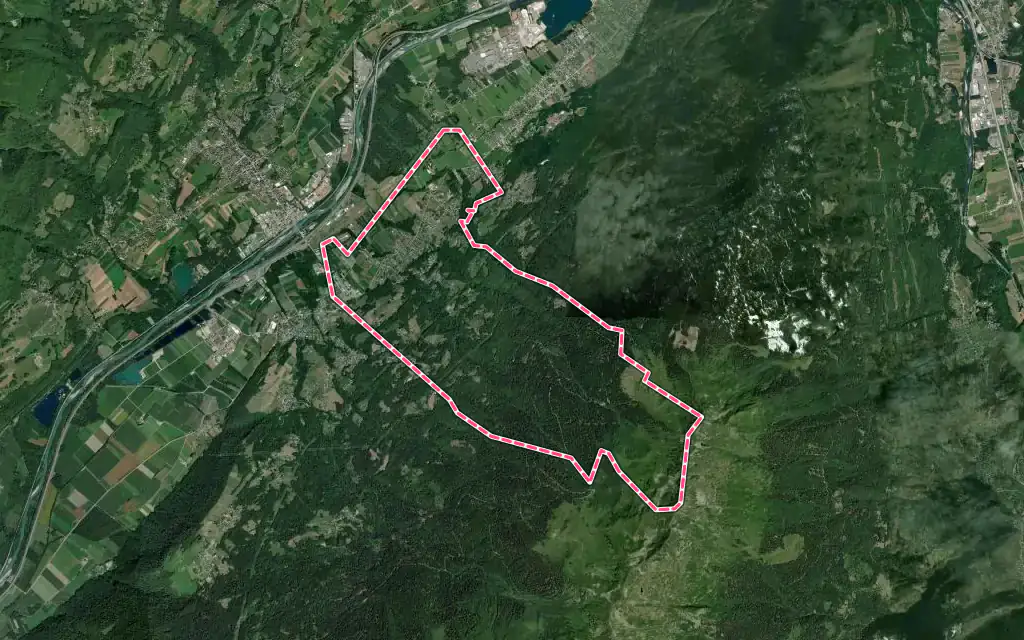 Vue satellite de Notre-Dame-des-Millières avec ses contours administratifs
