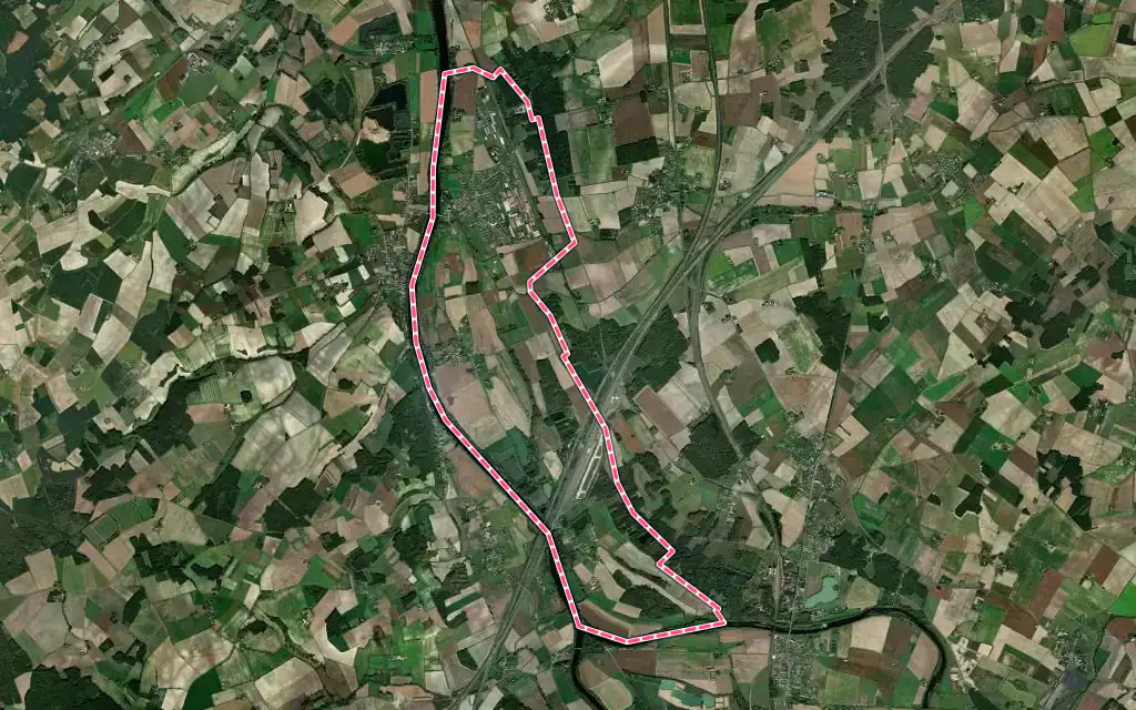 Vue satellite de Nouâtre avec ses contours administratifs