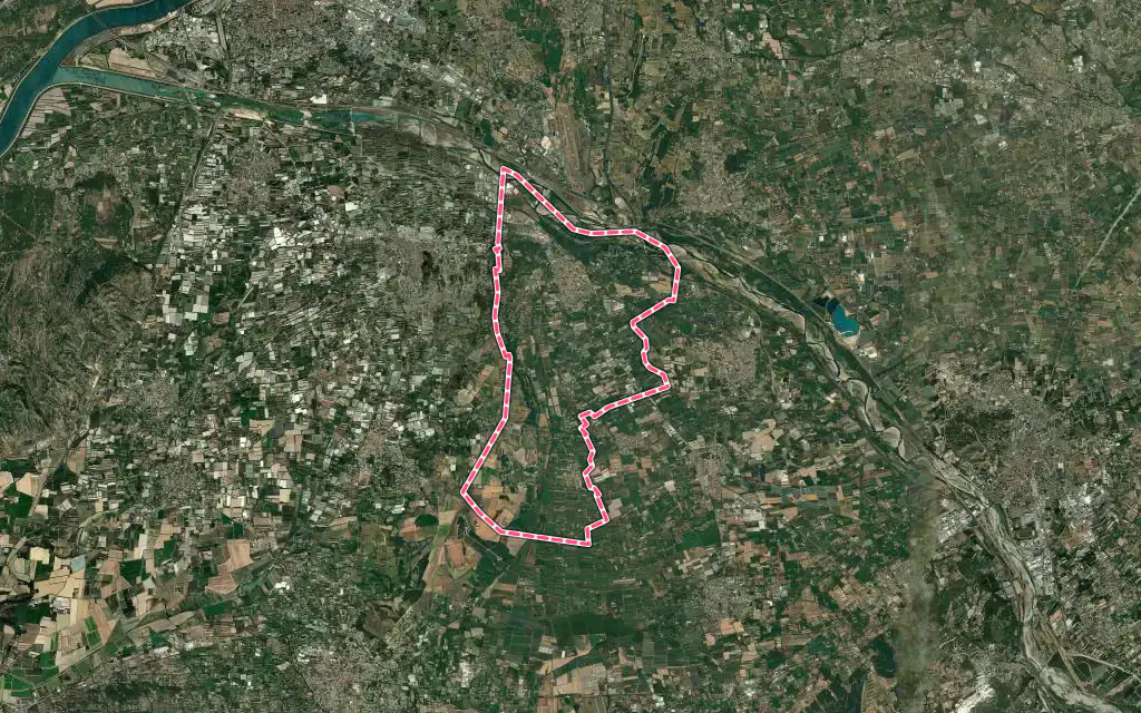 Vue satellite de Noves avec ses contours administratifs