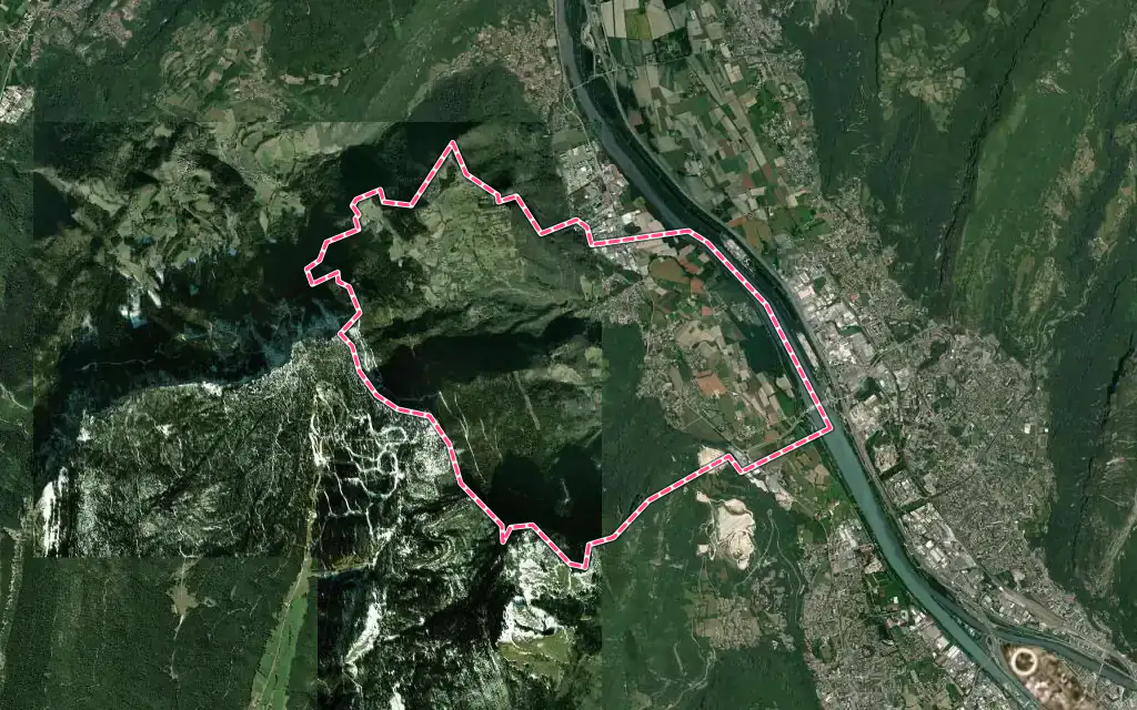 Vue satellite de Noyarey avec ses contours administratifs