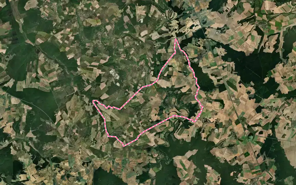 Vue satellite de Noyers avec ses contours administratifs