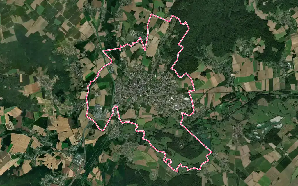 Vue satellite de Noyon avec ses contours administratifs
