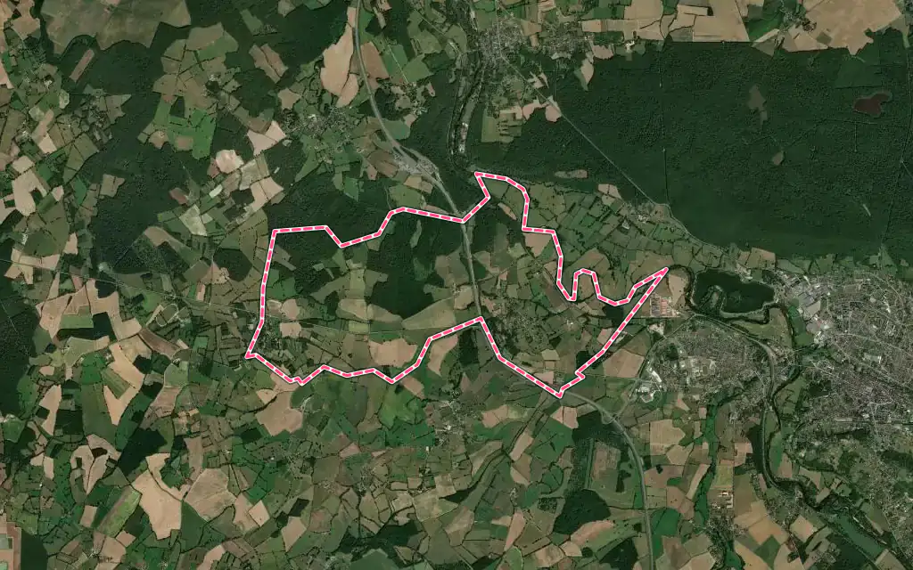 Vue satellite de Nozières avec ses contours administratifs