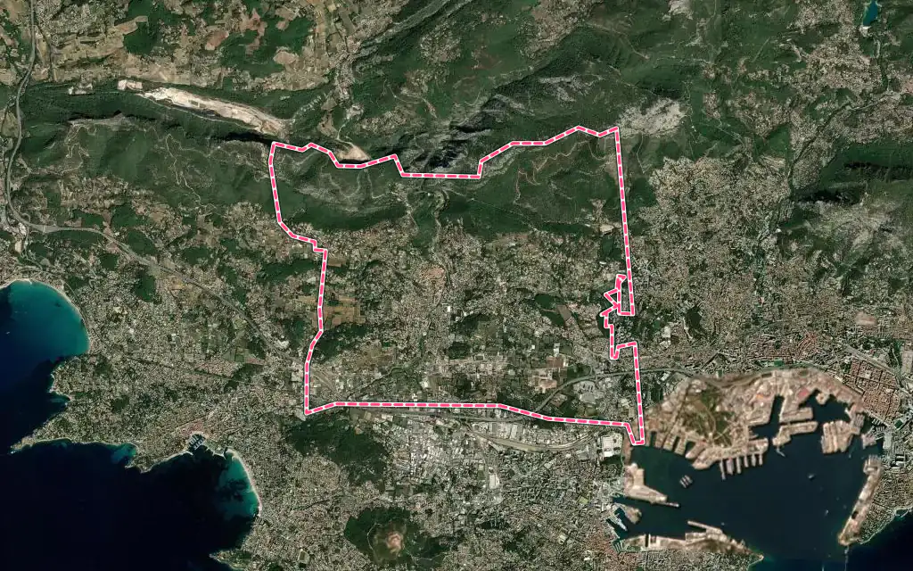 Vue satellite de Ollioules avec ses contours administratifs