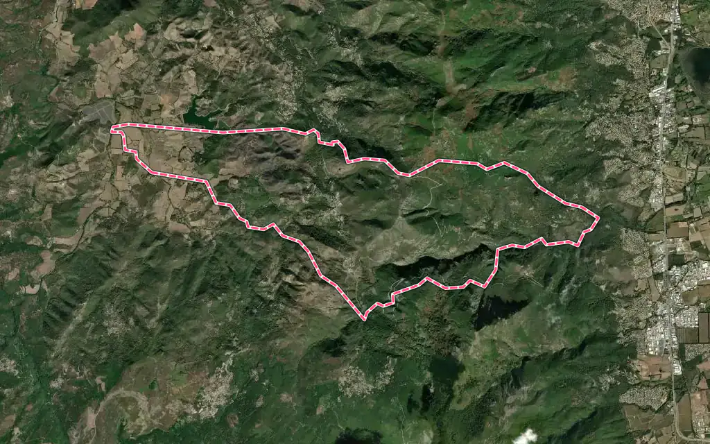 Vue satellite de Olmeta-di-Tuda avec ses contours administratifs