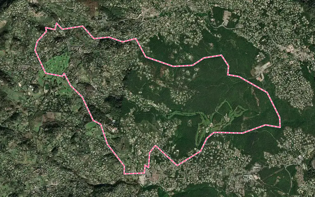 Vue satellite de Opio avec ses contours administratifs