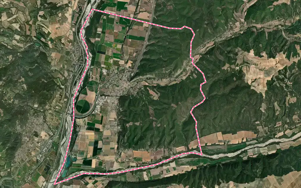 Vue satellite de Oraison avec ses contours administratifs