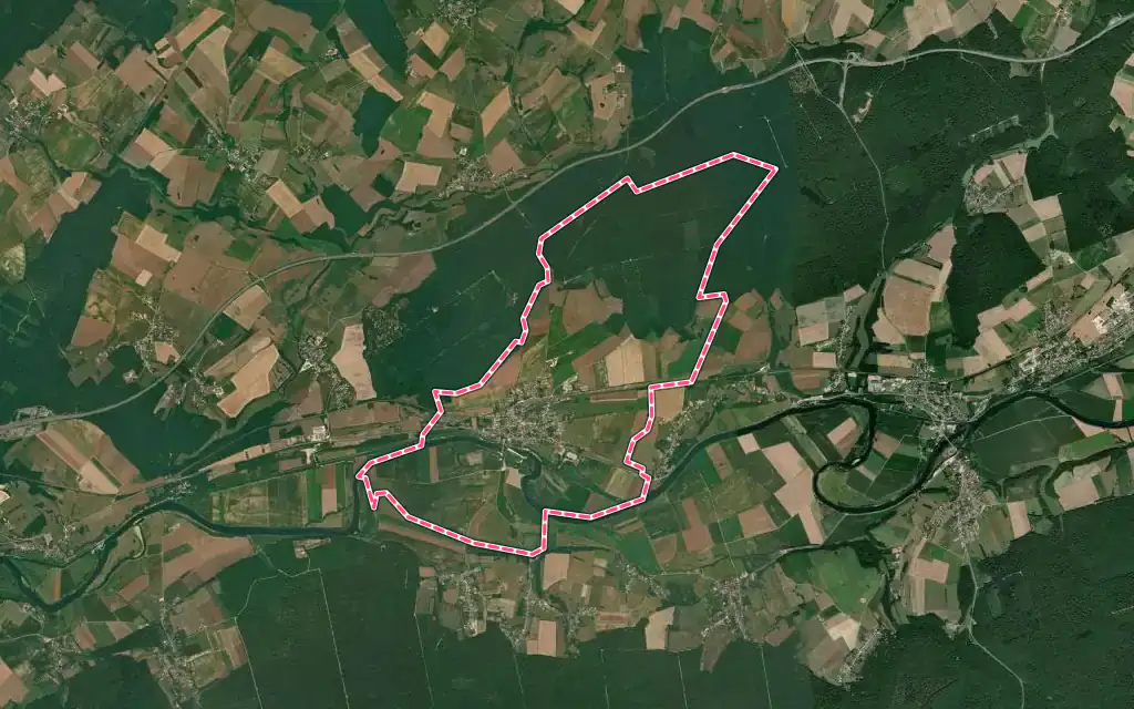 Vue satellite de Orchamps avec ses contours administratifs