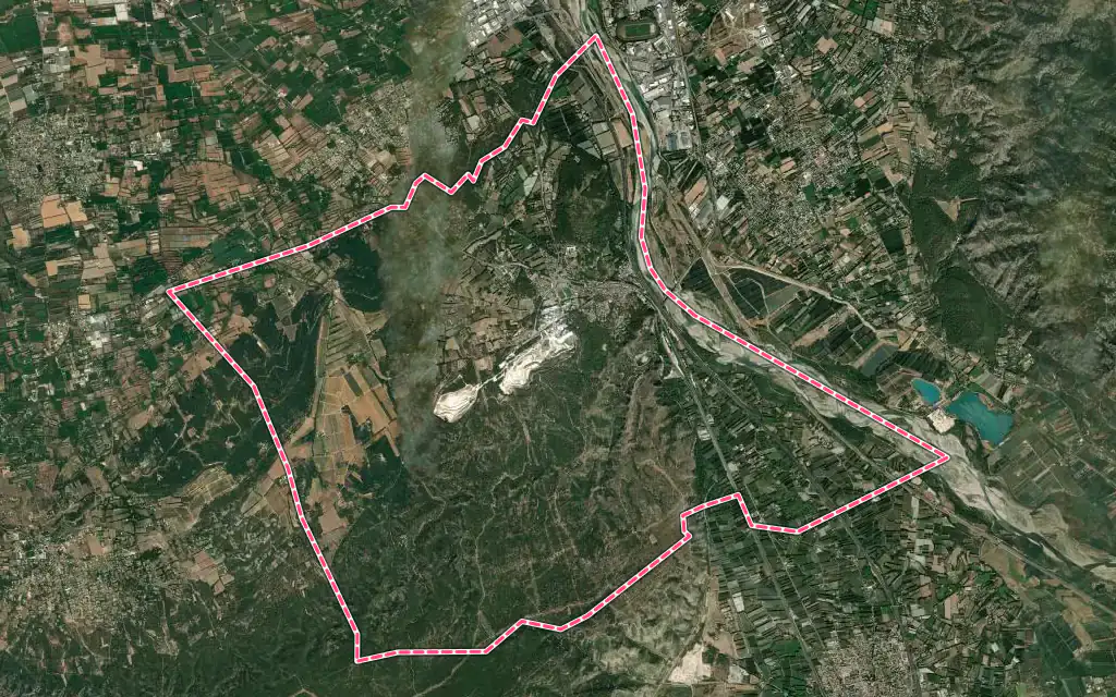 Vue satellite de Orgon avec ses contours administratifs