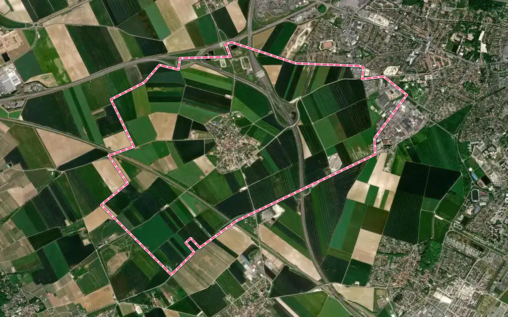 Vue satellite de Ormes avec ses contours administratifs