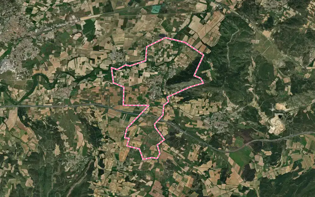 Vue satellite de Ornaisons avec ses contours administratifs