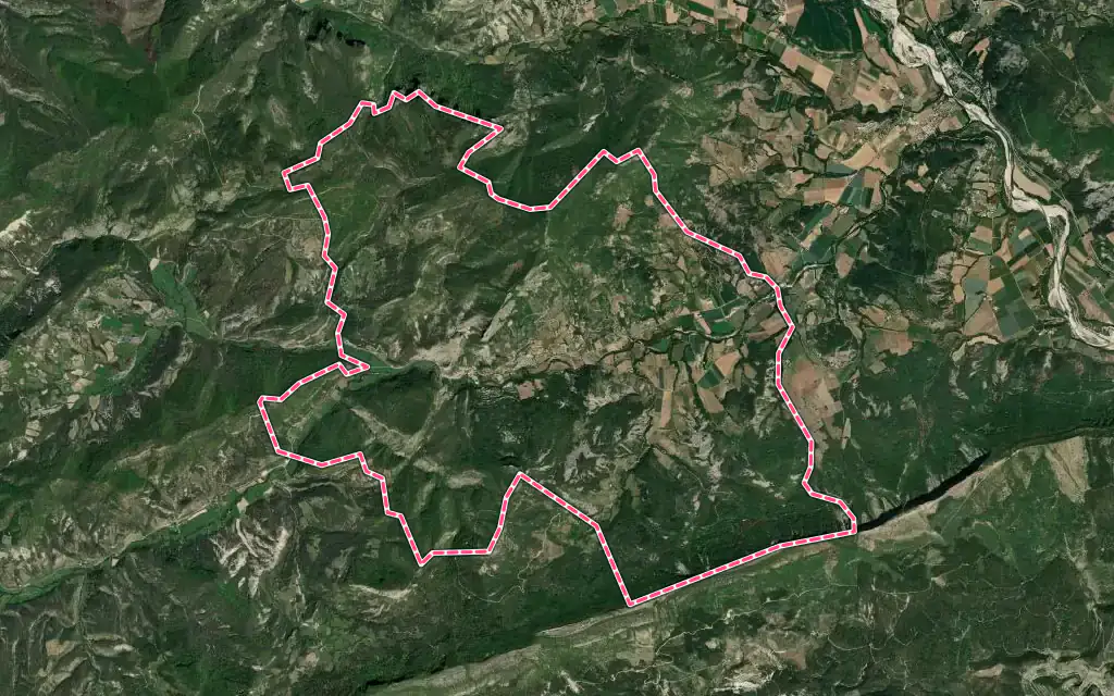 Vue satellite de Orpierre avec ses contours administratifs
