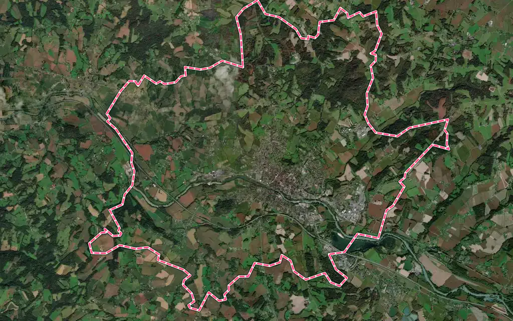 Vue satellite de Orthez avec ses contours administratifs