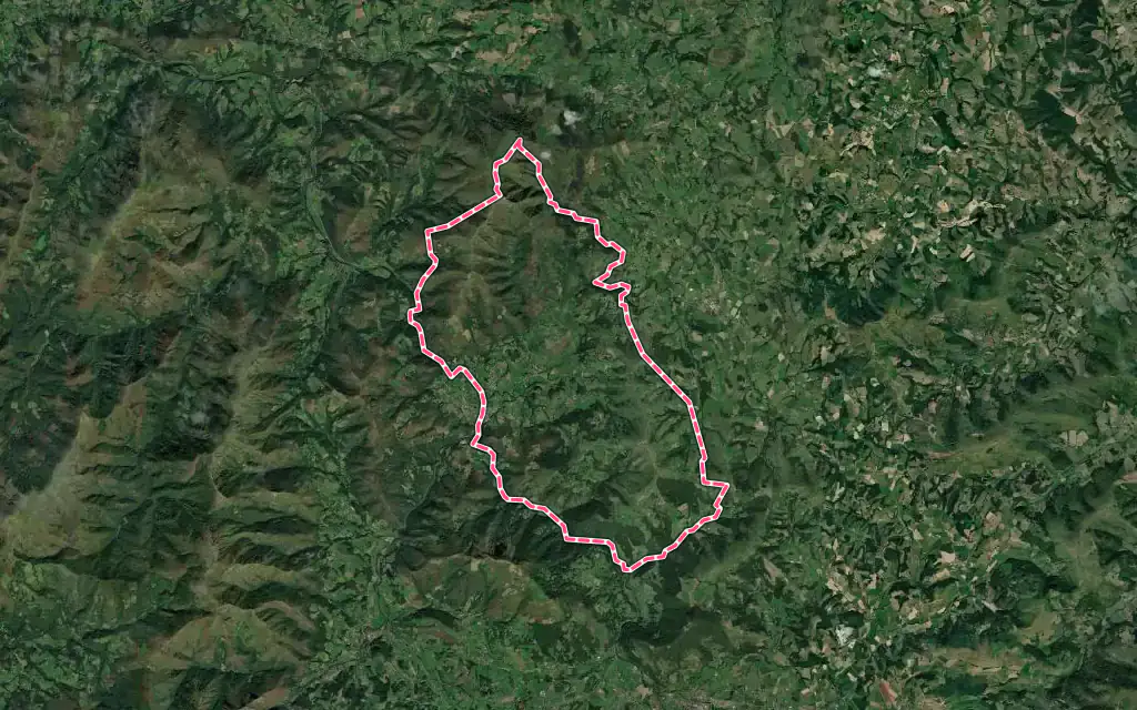 Vue satellite de Ossès avec ses contours administratifs