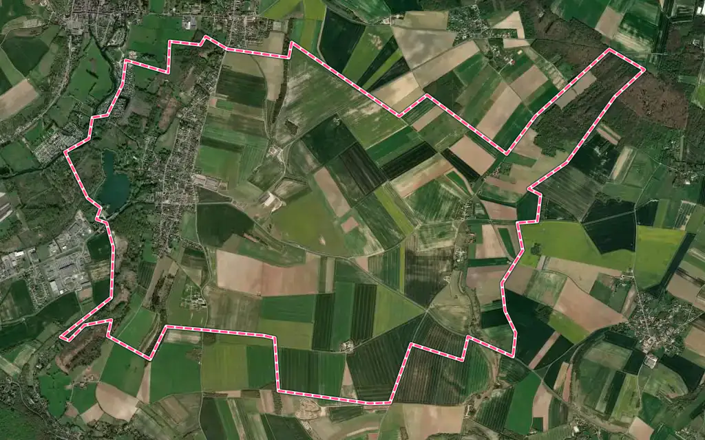 Vue satellite de Oulins avec ses contours administratifs