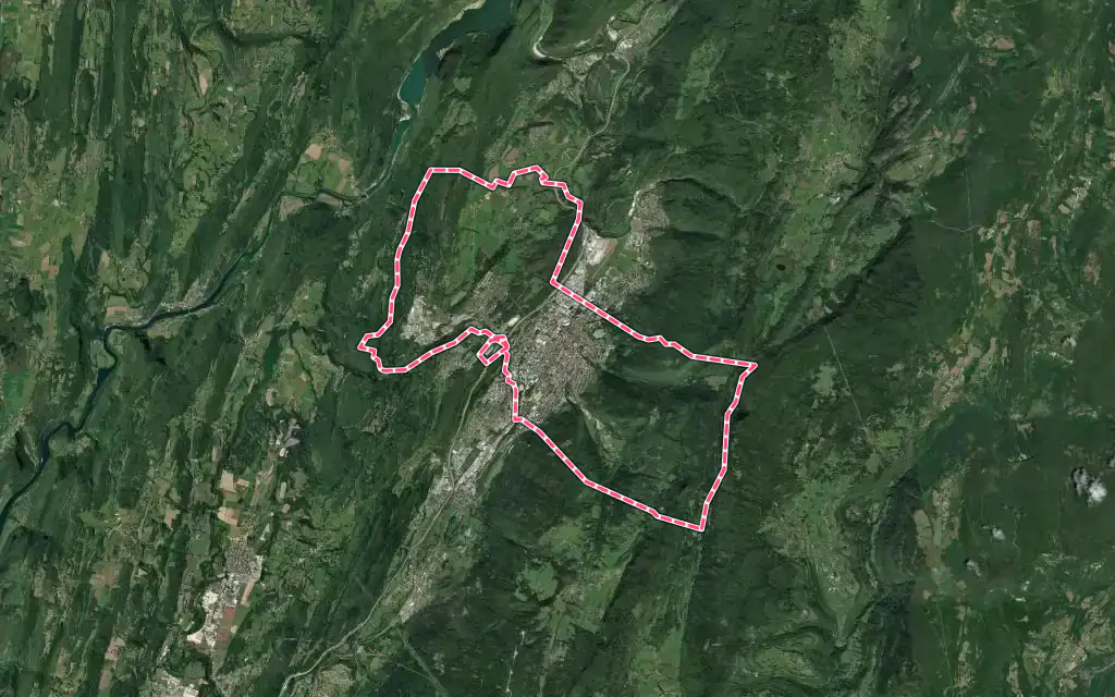 Vue satellite de Oyonnax avec ses contours administratifs