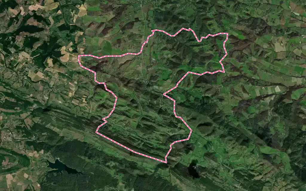 Vue satellite de Pailhès avec ses contours administratifs