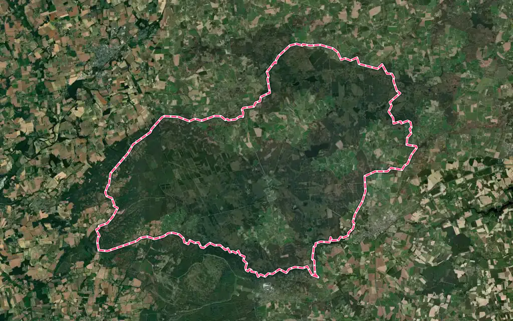 Vue satellite de Paimpont avec ses contours administratifs