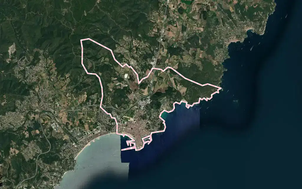 Vista satélite de Palamós con su contorno administrativo