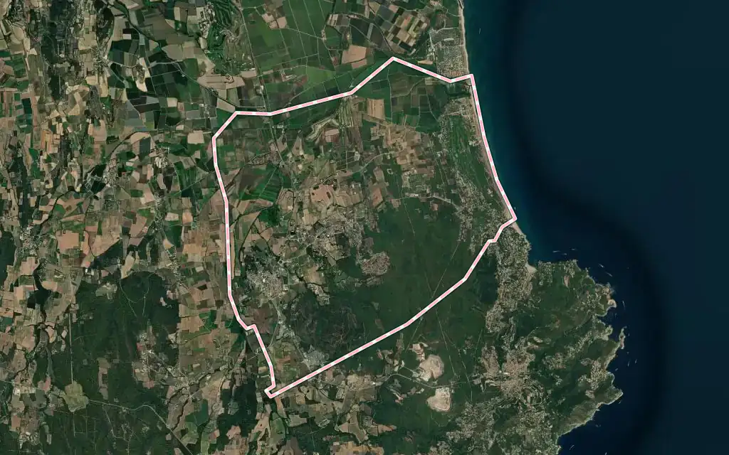 Vista satélite de Pals con su contorno administrativo