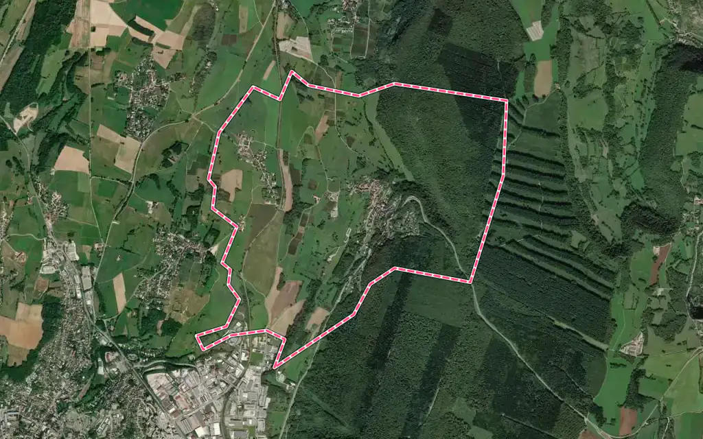 Vue satellite de Pannessières avec ses contours administratifs