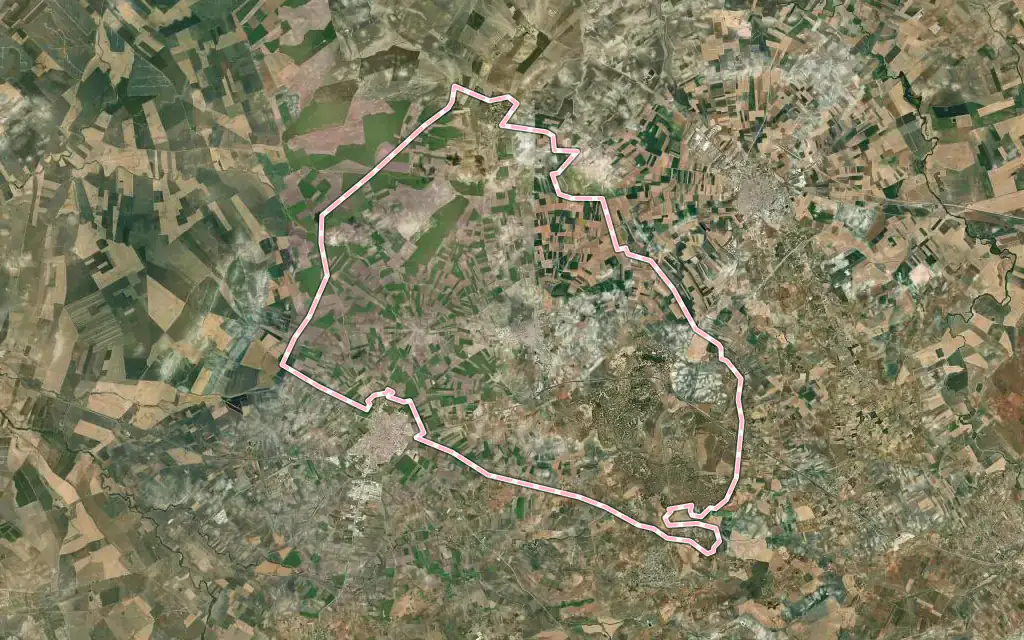 Vista satélite de Paradas con su contorno administrativo