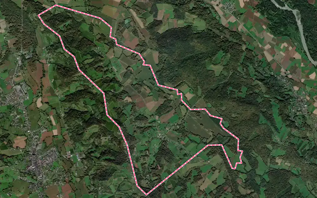 Vue satellite de Parbayse avec ses contours administratifs