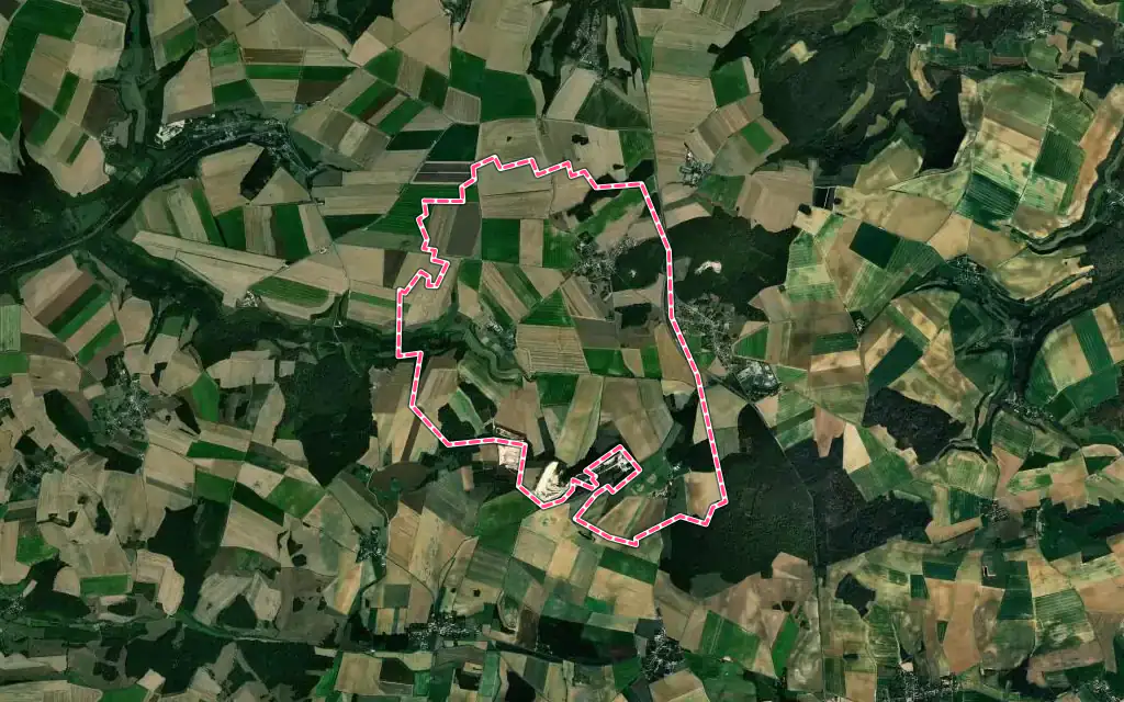 Vue satellite de Parcy-et-Tigny avec ses contours administratifs