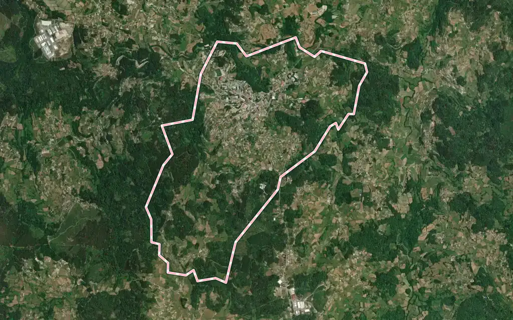 Vista satélite de Paredes de Coura e Resende con su contorno administrativo