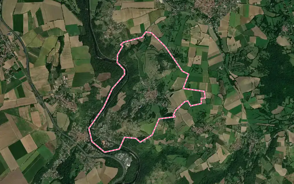 Vue satellite de Parent avec ses contours administratifs