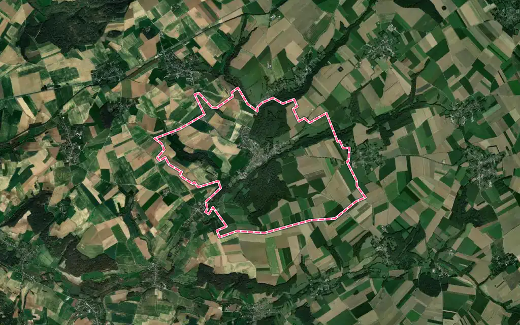 Vue satellite de Pas-en-Artois avec ses contours administratifs